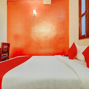 3* Hotel Oyo Flagship Jhankar Road